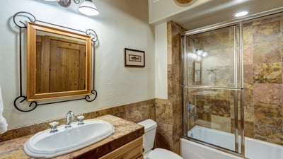 Main level, queen 1 ensuite
