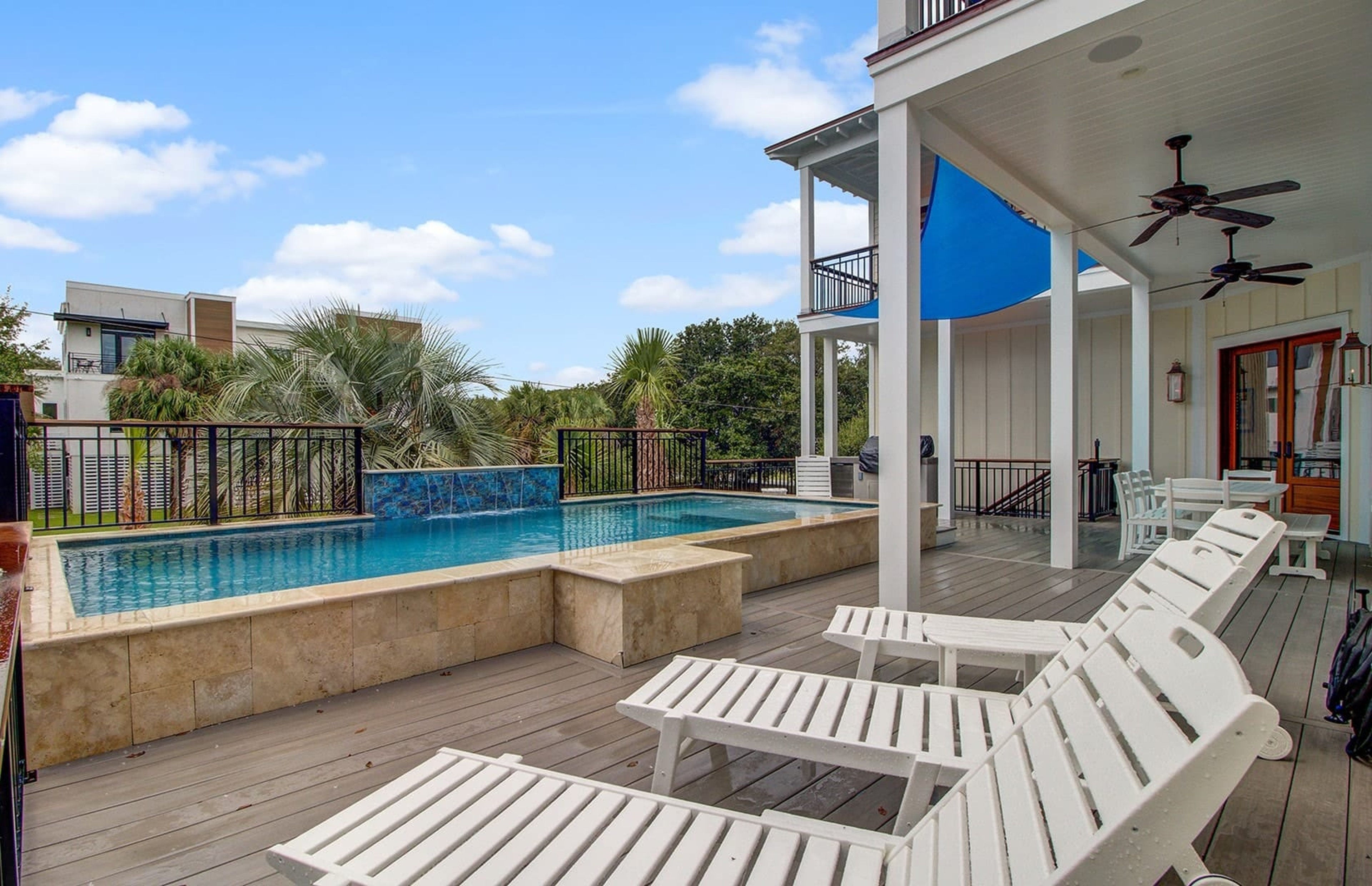 Shoreline Chic Villa - 3