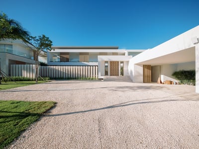 Large luxury villa with full staff and ocean views
