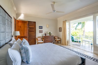 Luxury Villa Photo #12