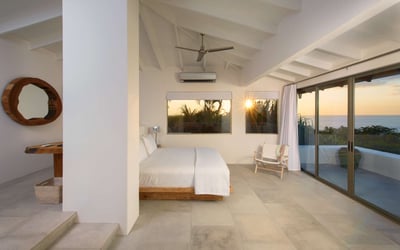 Luxury Villa Photo #14