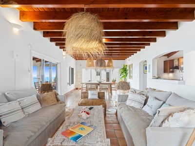 Luxury Villa Photo #12