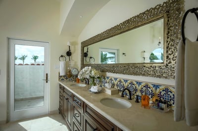 Luxury Villa Photo #19