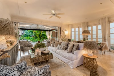 Luxury Villa Photo #8