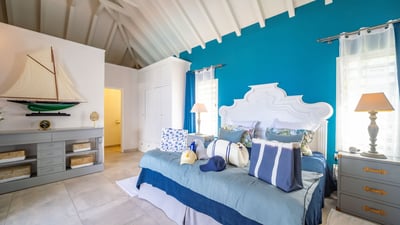 Bedroom 2: On the main&nbsp;level. Twin beds convertible to King size bed. Air conditioning, ceiling