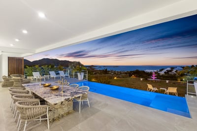 Luxury Villa Photo #11