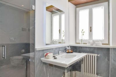 Luxury Villa Photo #25