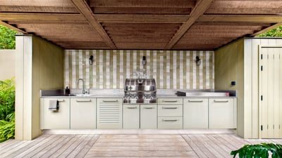 Kitchen & Dining Area