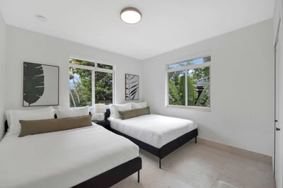 Luxury Villa Photo #38