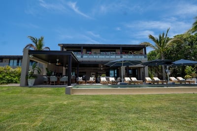 Luxury Villa Photo #2