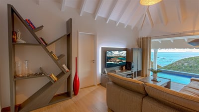 Luxury Villa Photo #26