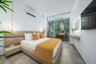 Luxury Villa Photo #19