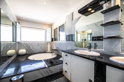 Luxury Villa Photo #22