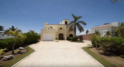 Luxury Villa Photo #9
