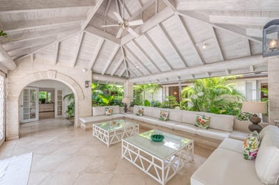 Luxury Villa Photo #27