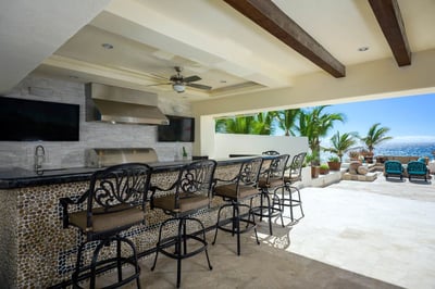 Luxury Villa Photo #6