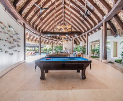 Luxury Villa Photo #18