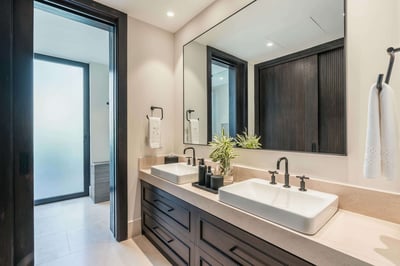 Luxury Villa Photo #49