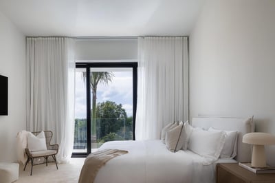 Luxury Villa Photo #18