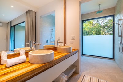 Luxury Villa Photo #56