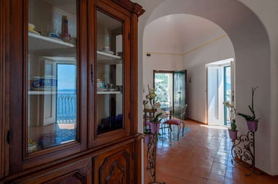 Luxury Villa Photo #30