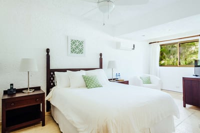 Luxury Villa Photo #9