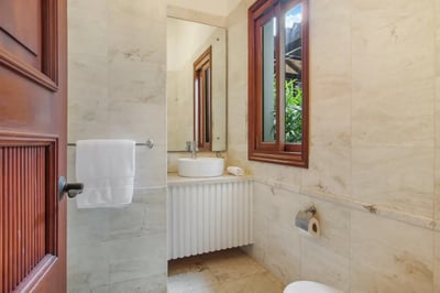 Luxury Villa Photo #38