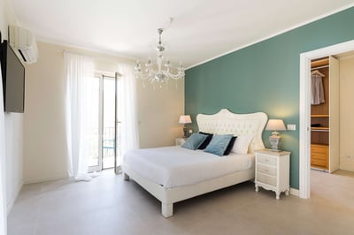 Luxury Villa Photo #31