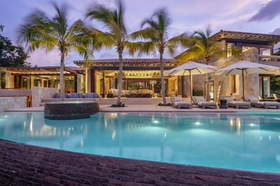 Luxury Villa Photo #2