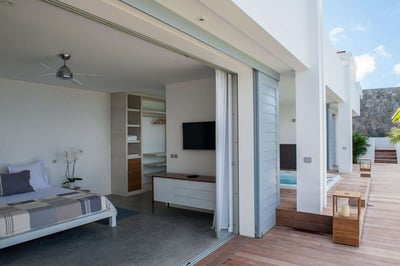 Luxury Villa Photo #32