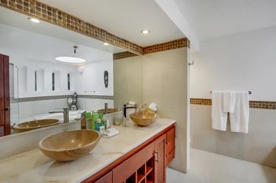 Luxury Villa Photo #44