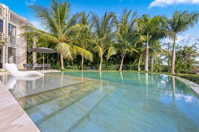Luxury Villa Photo #8