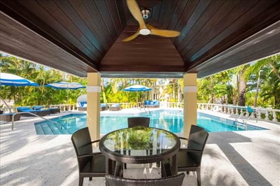 Luxury Villa Photo #5