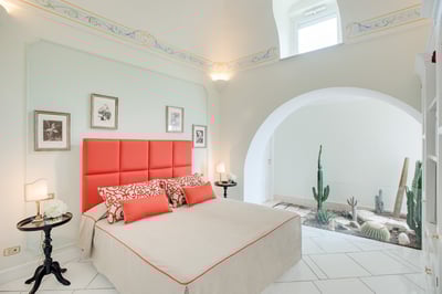 Luxury Villa Photo #30