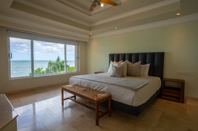 Luxury Villa Photo #43