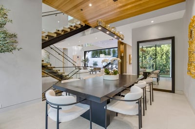 Luxury Villa Photo #23