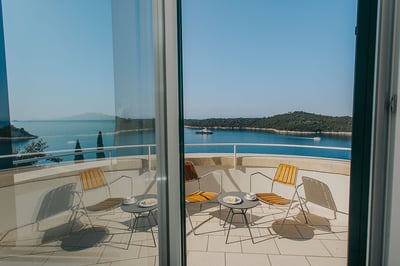 Luxury Villa Photo #6