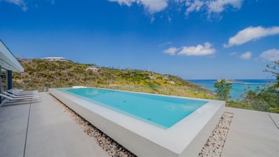 Luxury Villa Photo #6
