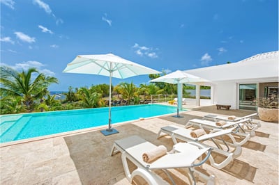 Luxury Villa Photo #8