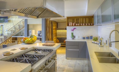 Luxury Villa Photo #9