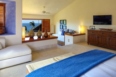 Luxury Villa Photo #13
