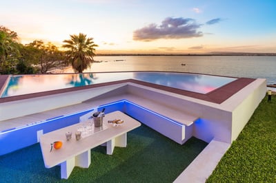 Luxury Villa Photo #8
