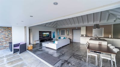 Luxury Villa Photo #26
