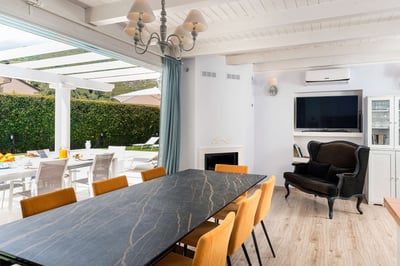 Luxury Villa Photo #26