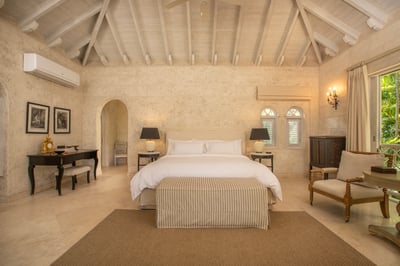 Luxury Villa Photo #41