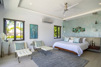 Luxury Villa Photo #38