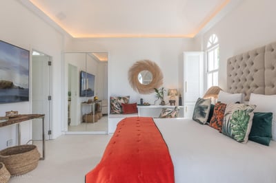 Luxury Villa Photo #34