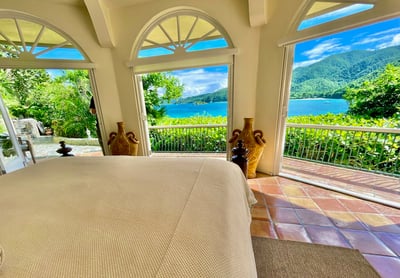 Luxury Villa Photo #39