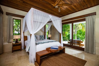 Luxury Villa Photo #21