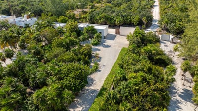 Luxury Villa Photo #3